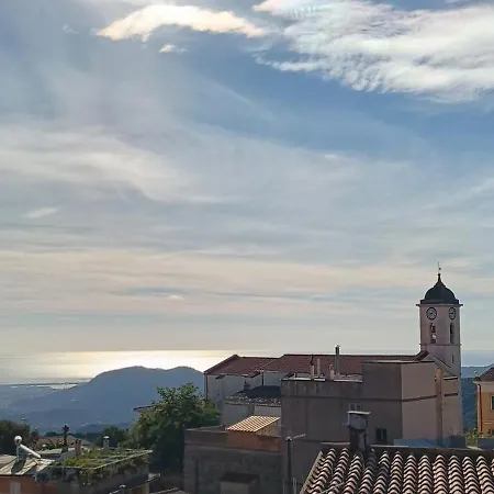 Sa Omu 'eccia Nyaraló *