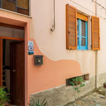 Sa Omu 'eccia Nyaraló